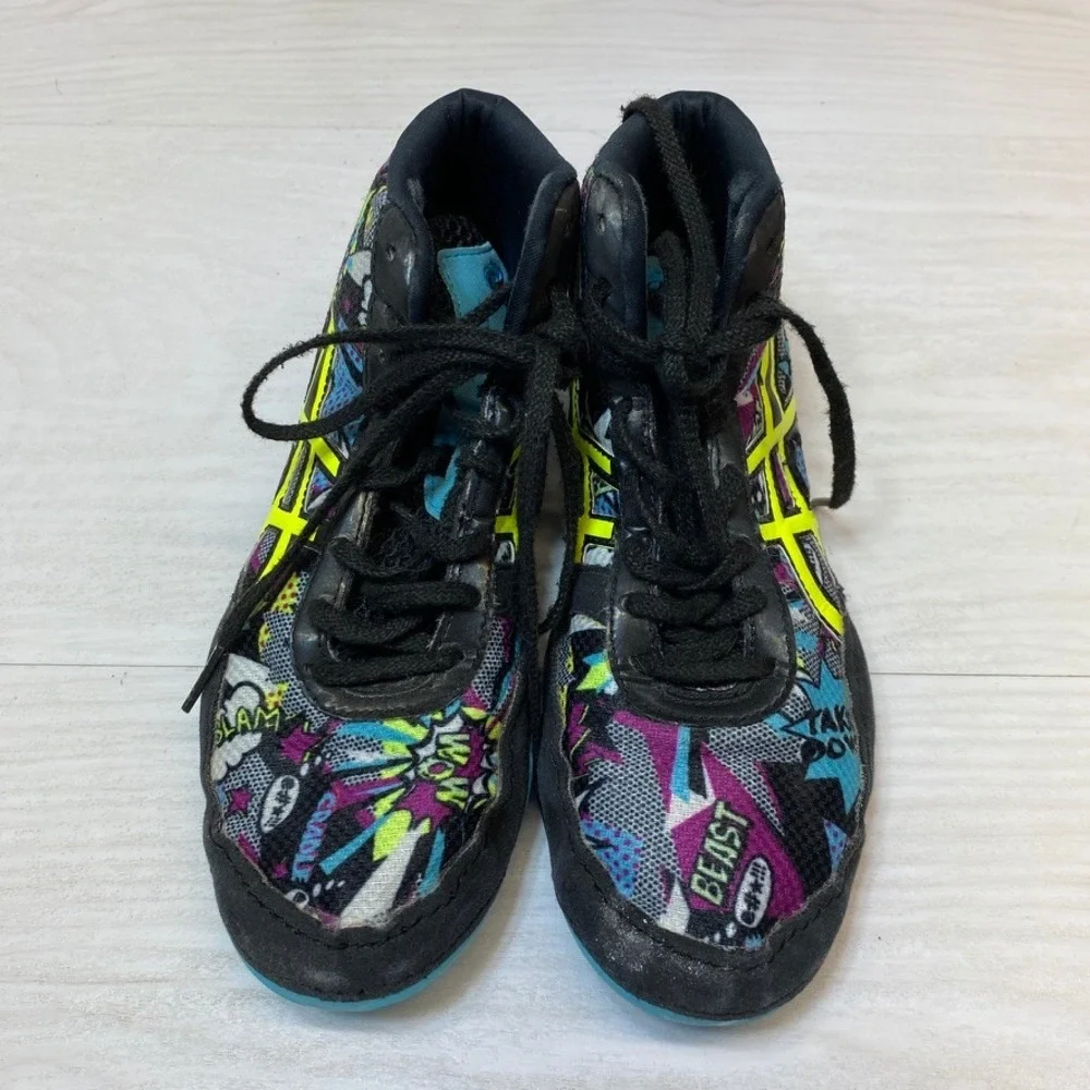 Asics Kids Size 2.5 Snapdown Wrestling Shoes Comic Pop Art Print C544Q